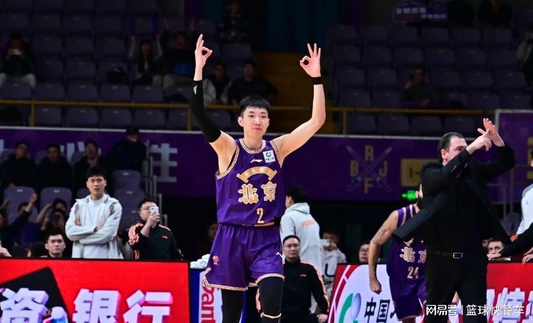 华体会官方入口-0.7秒三分压哨绝杀！CBA又现死亡绝杀：男篮天才后卫太横了！