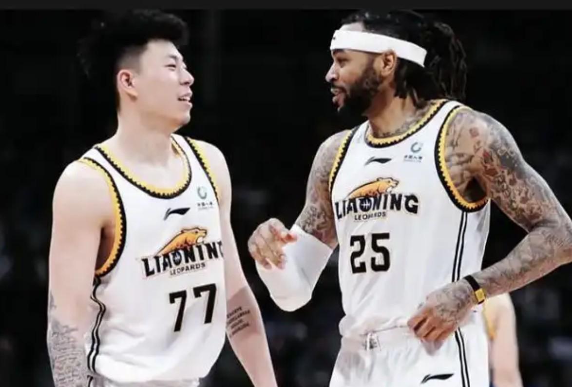 华体会app下载-莫兰德与张镇麟打趣：你为了和老婆在大城市上海选择了抛弃我
